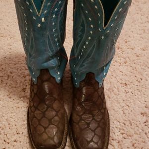 Ariat anaconda print Cowgirl boots